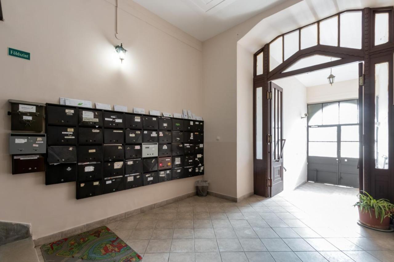 d.Five Elizabeth Garden Apartment Budapest Exterior foto